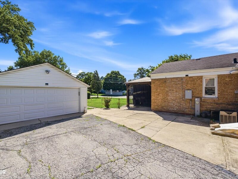 600 W Bob O Link Road Mount Prospect IL 60056