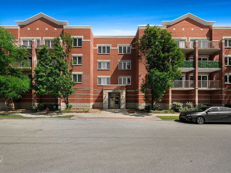 9864 Leland Avenue Schiller Park IL 60176