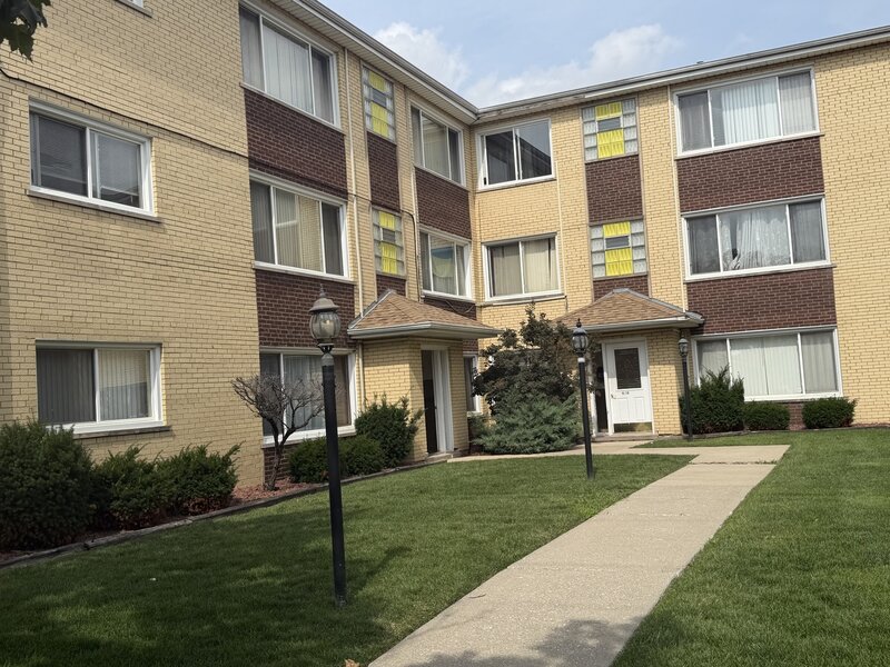 6313 S Oak Park Avenue Chicago IL 60638