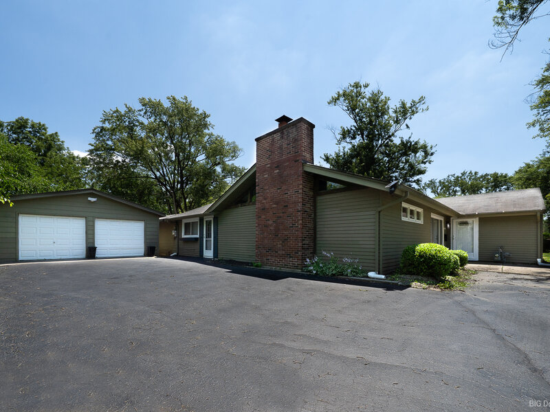 18055 Thomas Lane Country Club Hills IL 60478