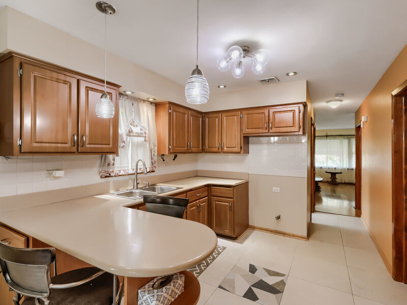 1037 31st Avenue Bellwood IL 60104