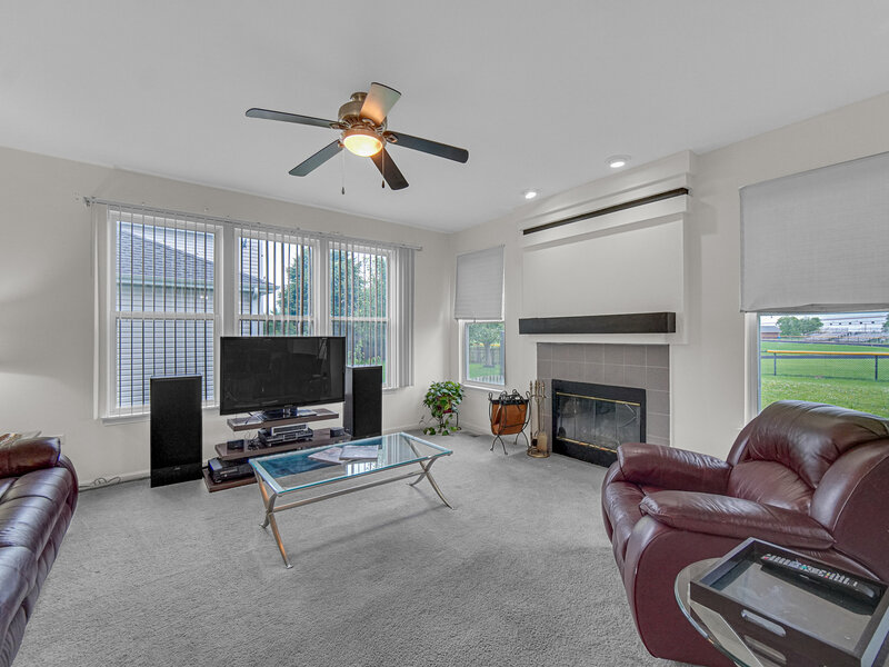 184 Fox Bend Circle Bolingbrook IL 60440