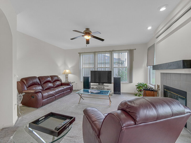 184 Fox Bend Circle Bolingbrook IL 60440