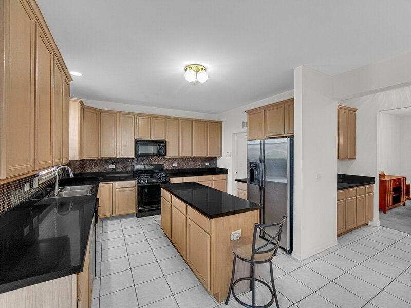 184 Fox Bend Circle Bolingbrook IL 60440