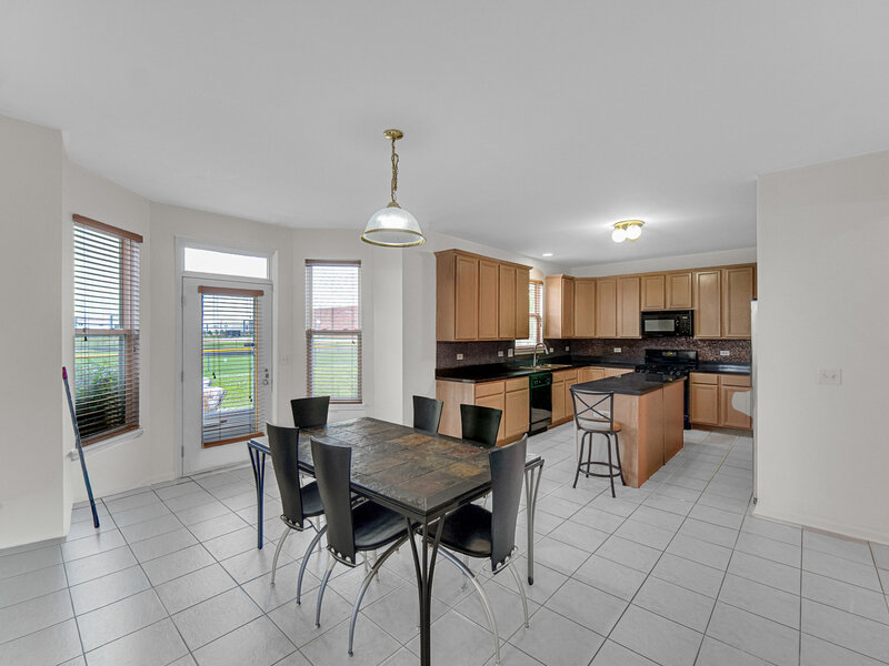 184 Fox Bend Circle Bolingbrook IL 60440