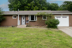 Photo of 810 42nd Street Moline IL 61265
