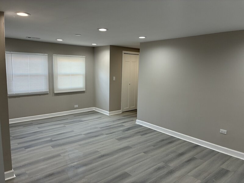 8305 S Maryland Avenue Chicago IL 60619