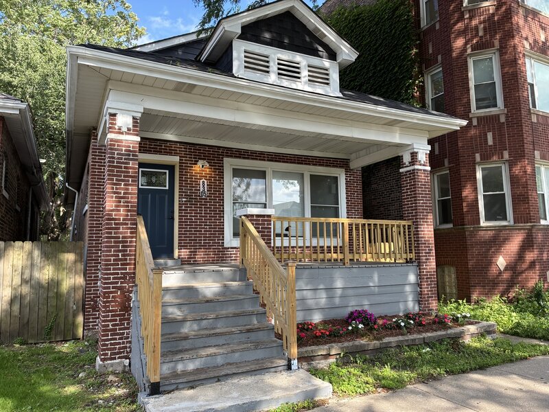 8305 S Maryland Avenue Chicago IL 60619