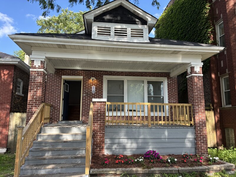 8305 S Maryland Avenue Chicago IL 60619
