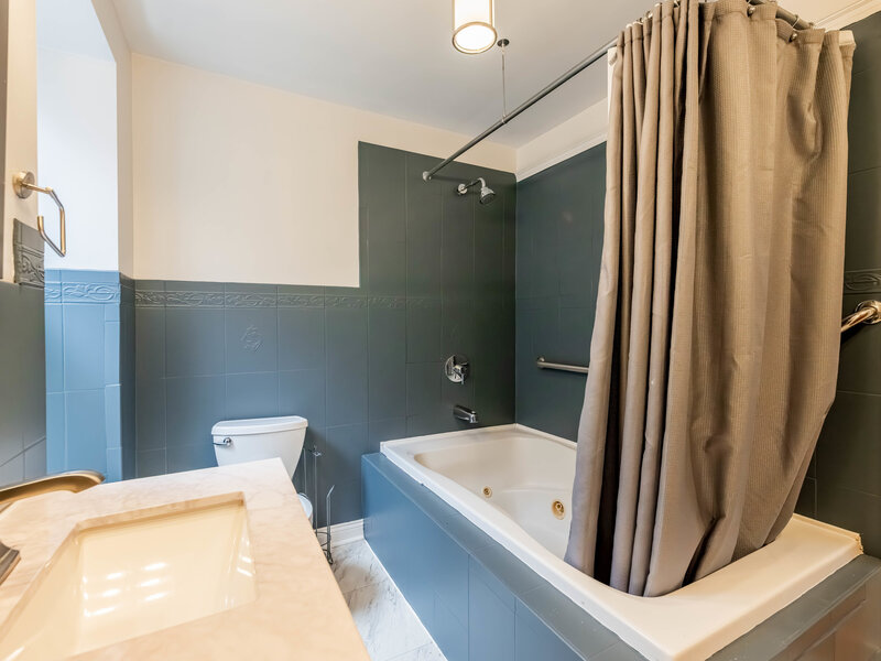 5403 S Greenwood Avenue Chicago IL 60615
