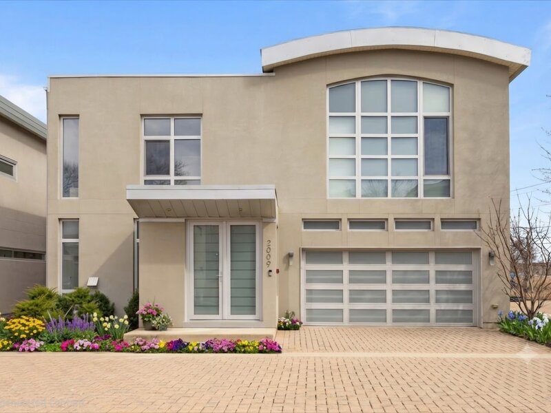 2009 Skyelar Court Highland Park IL 60035