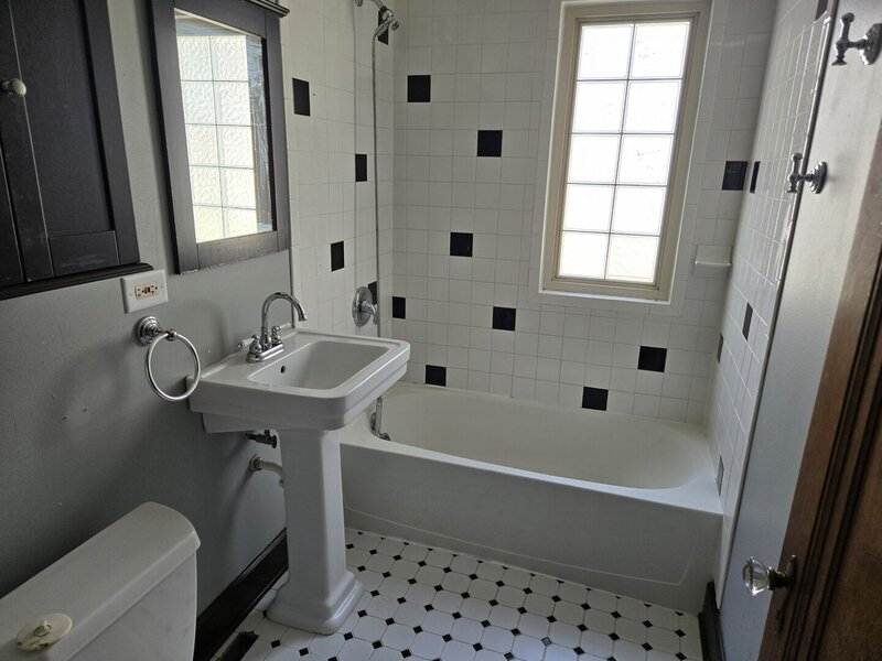 534 Saint Louis Avenue Rockford IL 61104