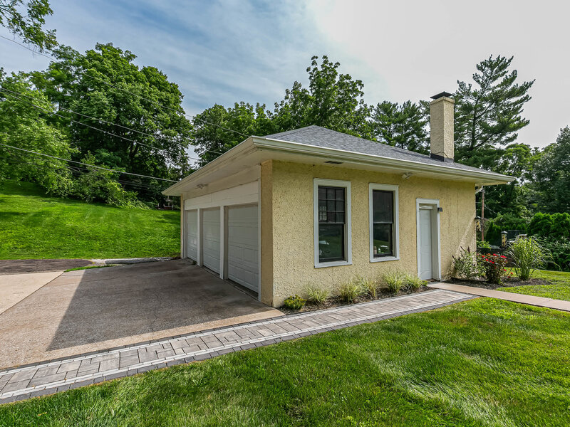1612 Prospect Terrace Davenport IA 52803