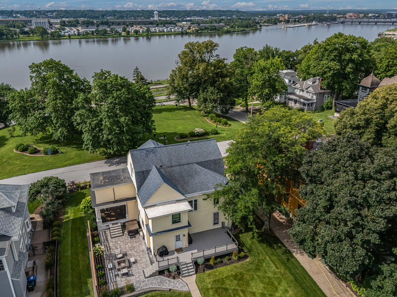 1612 Prospect Terrace Davenport IA 52803