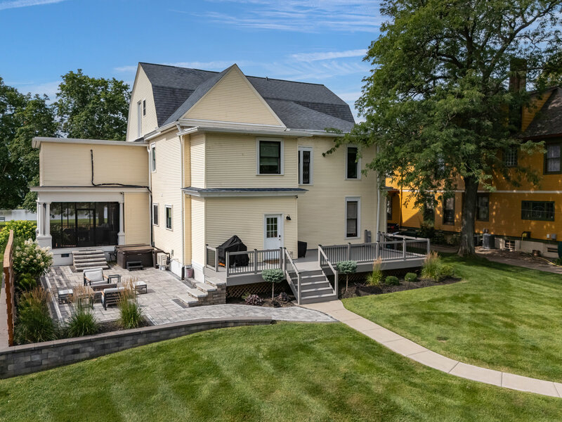 1612 Prospect Terrace Davenport IA 52803