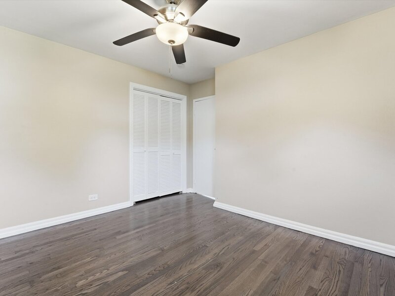 10934 S Pulaski Road Oak Lawn IL 60453