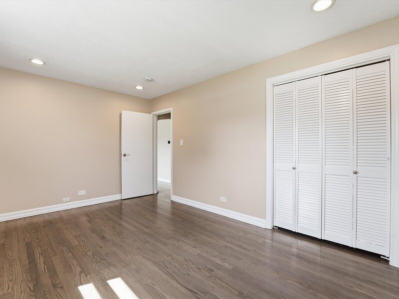 10934 S Pulaski Road Oak Lawn IL 60453