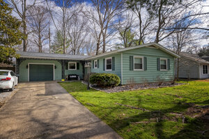 Photo of 609 S Emerald Lane Carbondale IL 62901