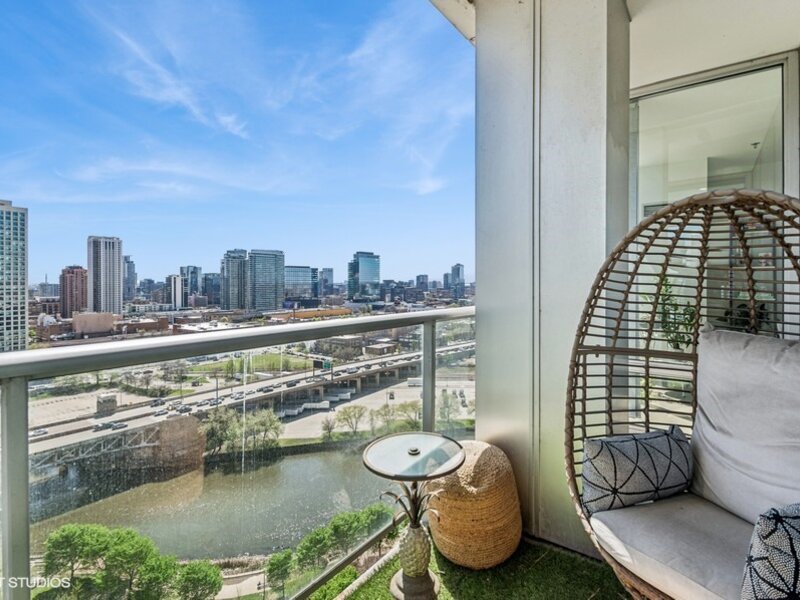 510 W Erie Street Chicago IL 60654