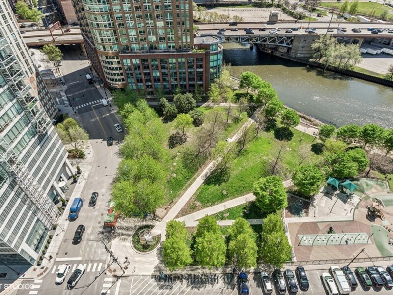 510 W Erie Street Chicago IL 60654
