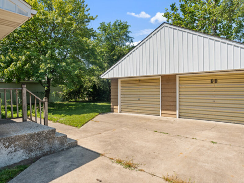 99 Indianwood Drive Thornton IL 60476