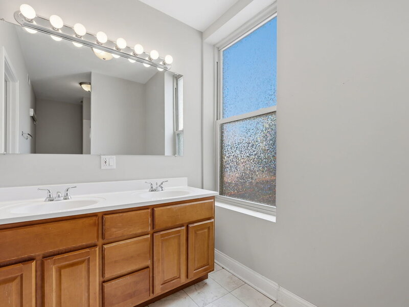 5412 S University Avenue Chicago IL 60615