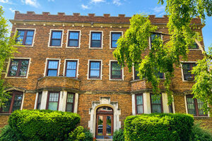 Photo of 953 E Hyde Park Boulevard Chicago IL 60615 Unit 3