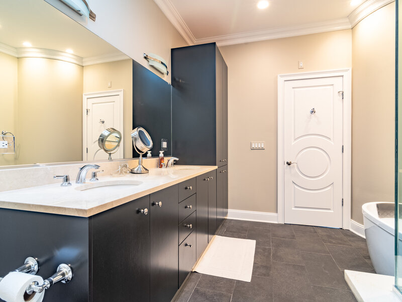 111 W Elm Street Chicago IL 60610