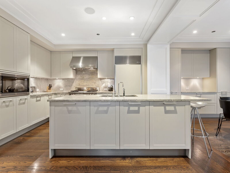 159 E Walton Place Chicago IL 60611