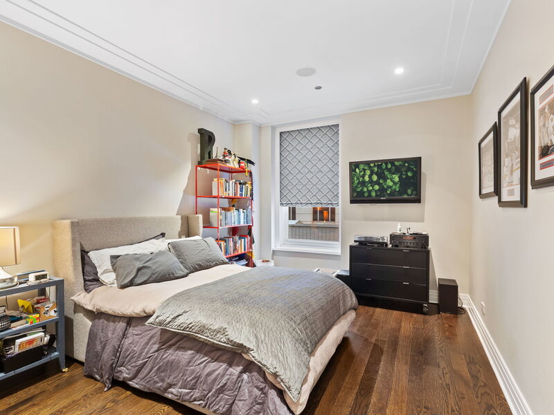 159 E Walton Place Chicago IL 60611