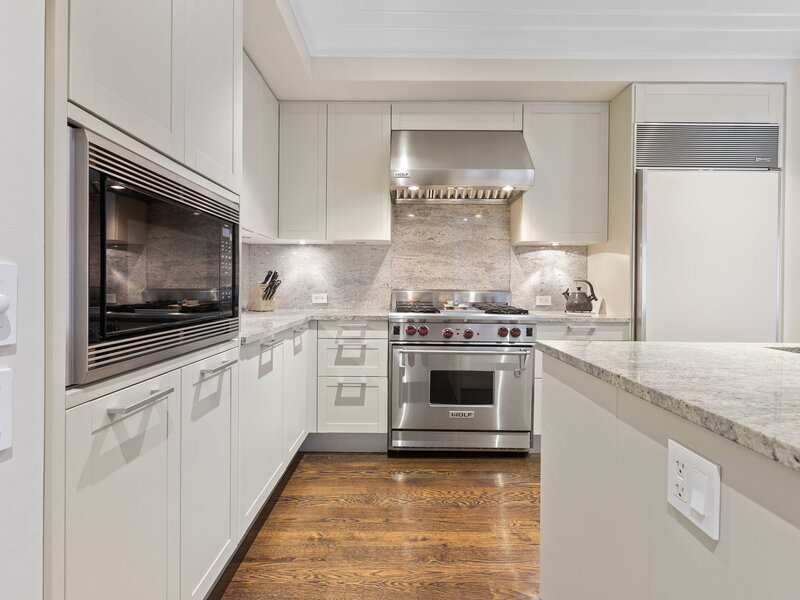 159 E Walton Place Chicago IL 60611