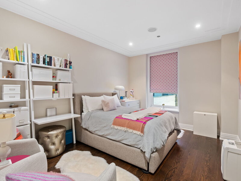 159 E Walton Place Chicago IL 60611