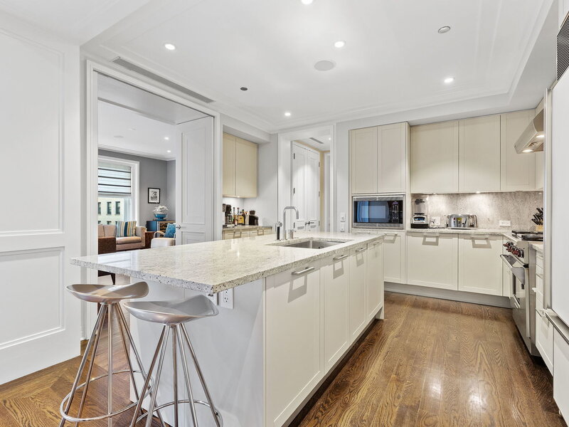 159 E Walton Place Chicago IL 60611