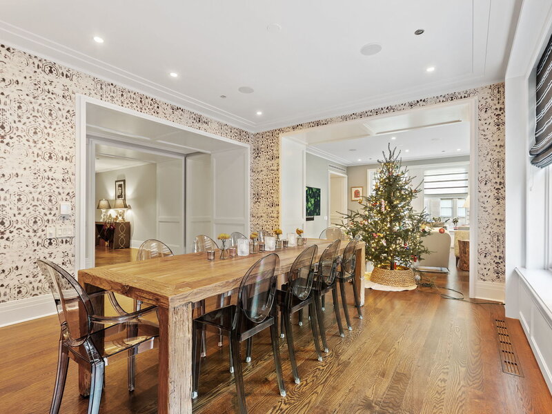 159 E Walton Place Chicago IL 60611