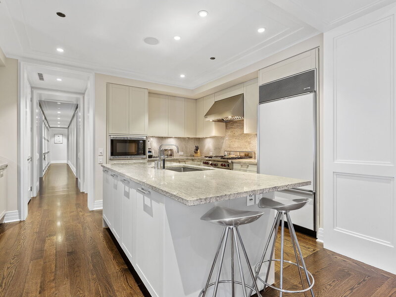 159 E Walton Place Chicago IL 60611