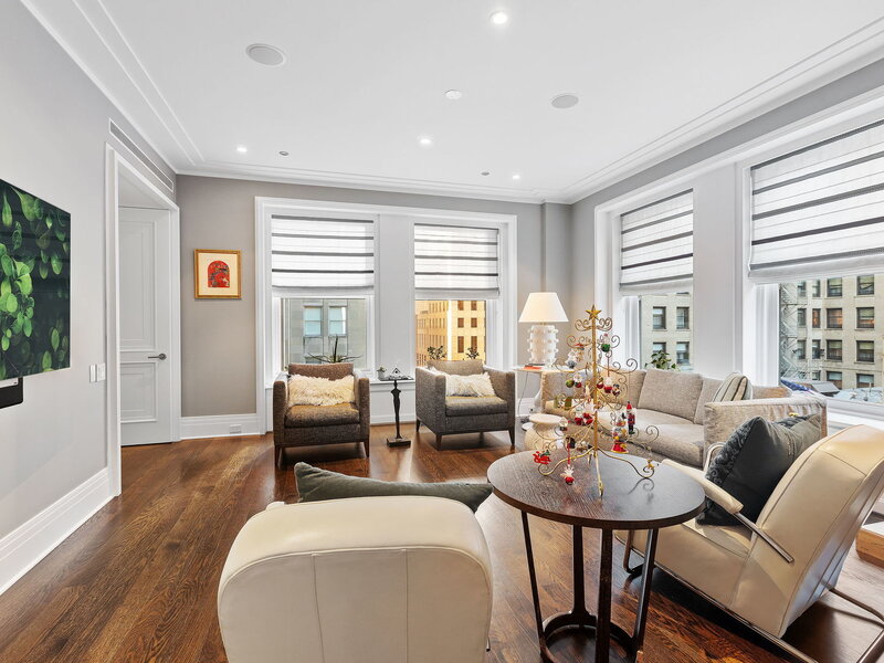 159 E Walton Place Chicago IL 60611