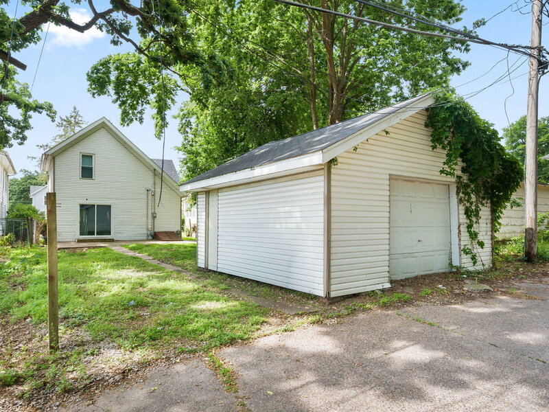 712 E 15th Street Davenport IA 52803