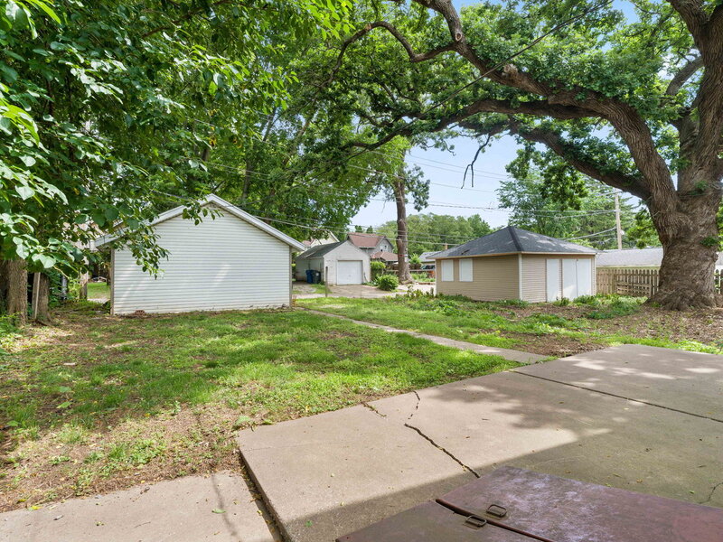 712 E 15th Street Davenport IA 52803