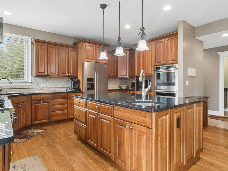 8 Rose Lane Hawthorn Woods IL 60047