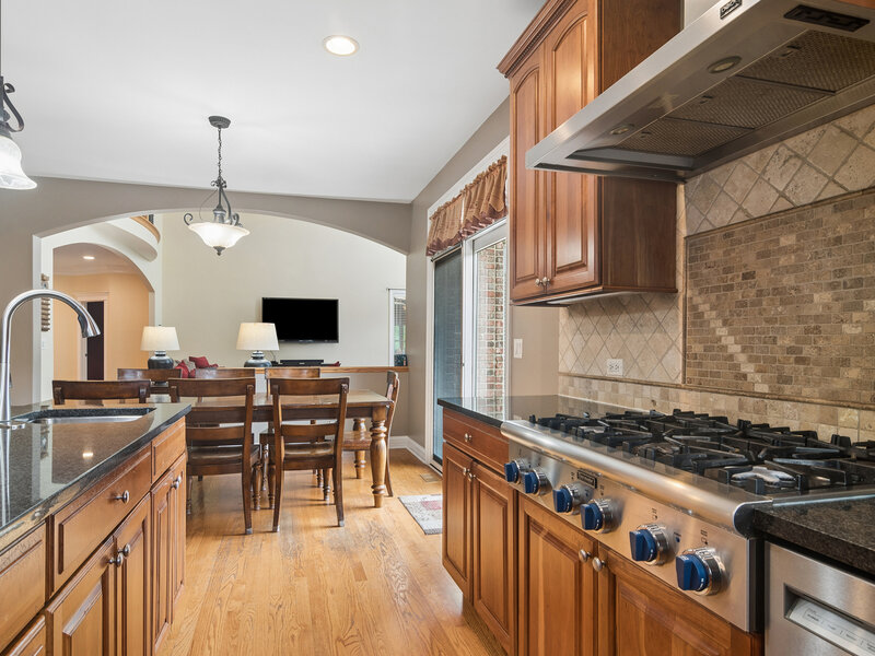 8 Rose Lane Hawthorn Woods IL 60047