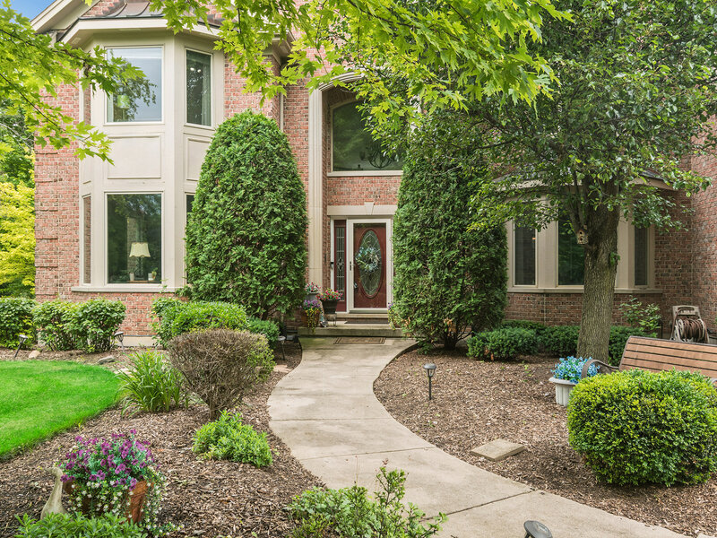 8 Rose Lane Hawthorn Woods IL 60047