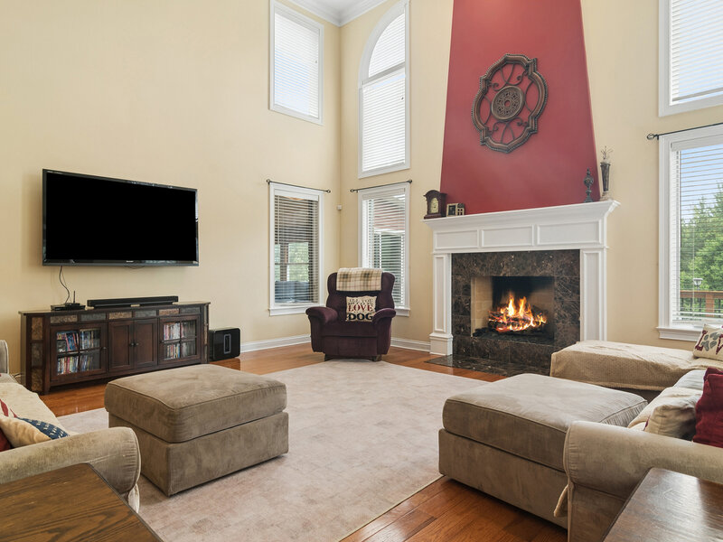 8 Rose Lane Hawthorn Woods IL 60047