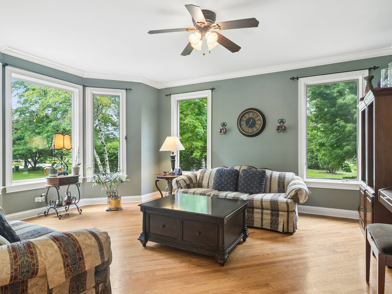 8 Rose Lane Hawthorn Woods IL 60047
