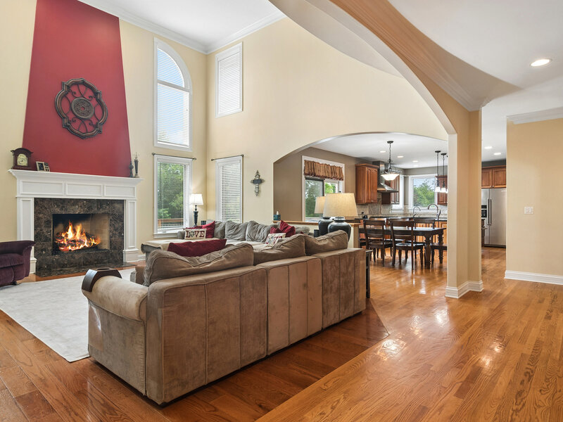 8 Rose Lane Hawthorn Woods IL 60047
