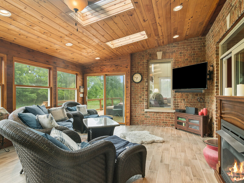 8 Rose Lane Hawthorn Woods IL 60047