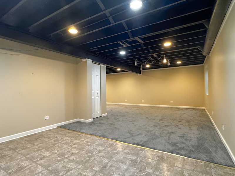 568 Truman Drive Oswego IL 60543