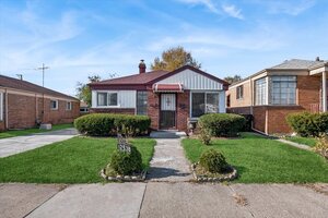 Photo of 12538 S Justine Street Calumet Park IL 60827