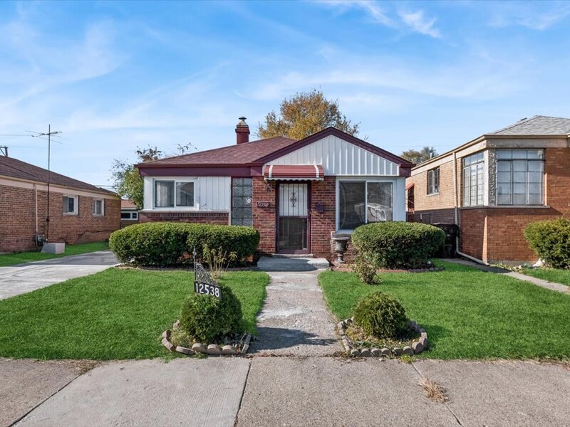 12538 S Justine Street Calumet Park IL 60827