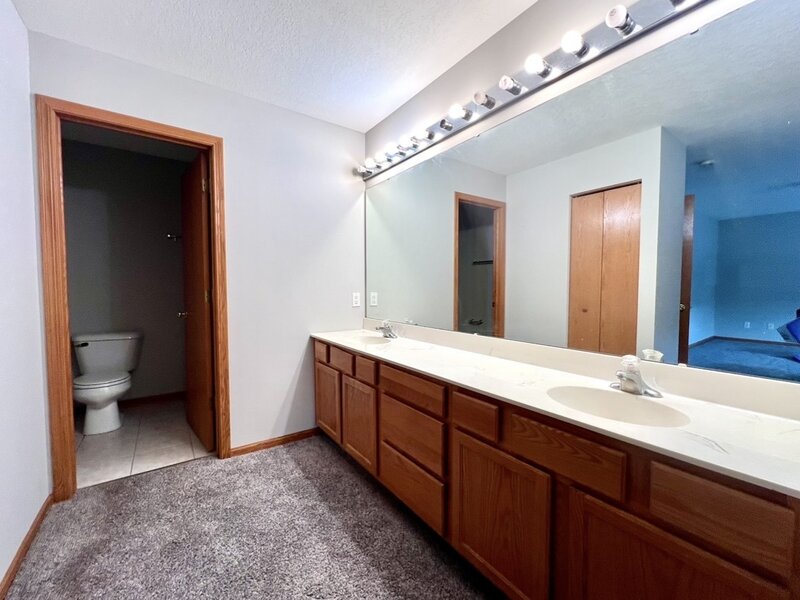 1172 Rose Drive Sycamore IL 60178