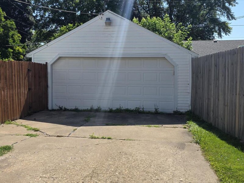 819 Park Place Clinton IA 52732